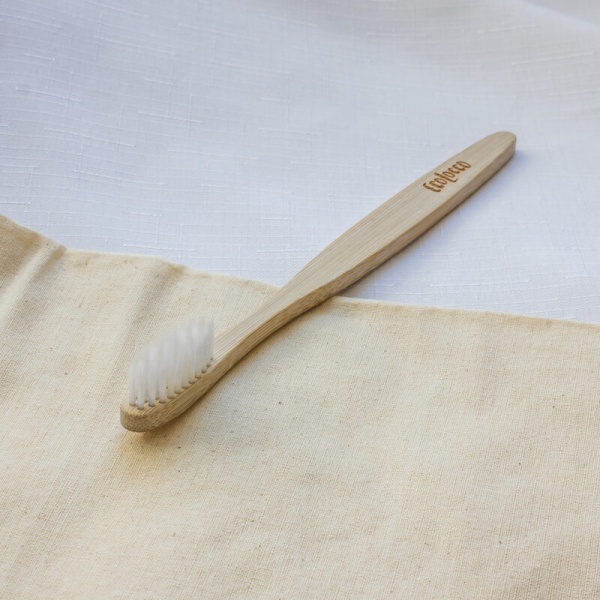 Biela bambusová zubná kefka – Extra jemná